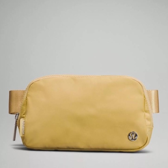 lululemon golden sand belt bag All Night Festival Crossbody Micro 2L NWT HTF! Lululemon GOLDEN SAND
